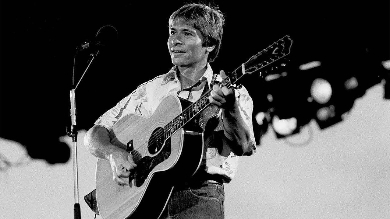 John Denver - Sunshine On My Shoulders (from The Wildlife Concert)