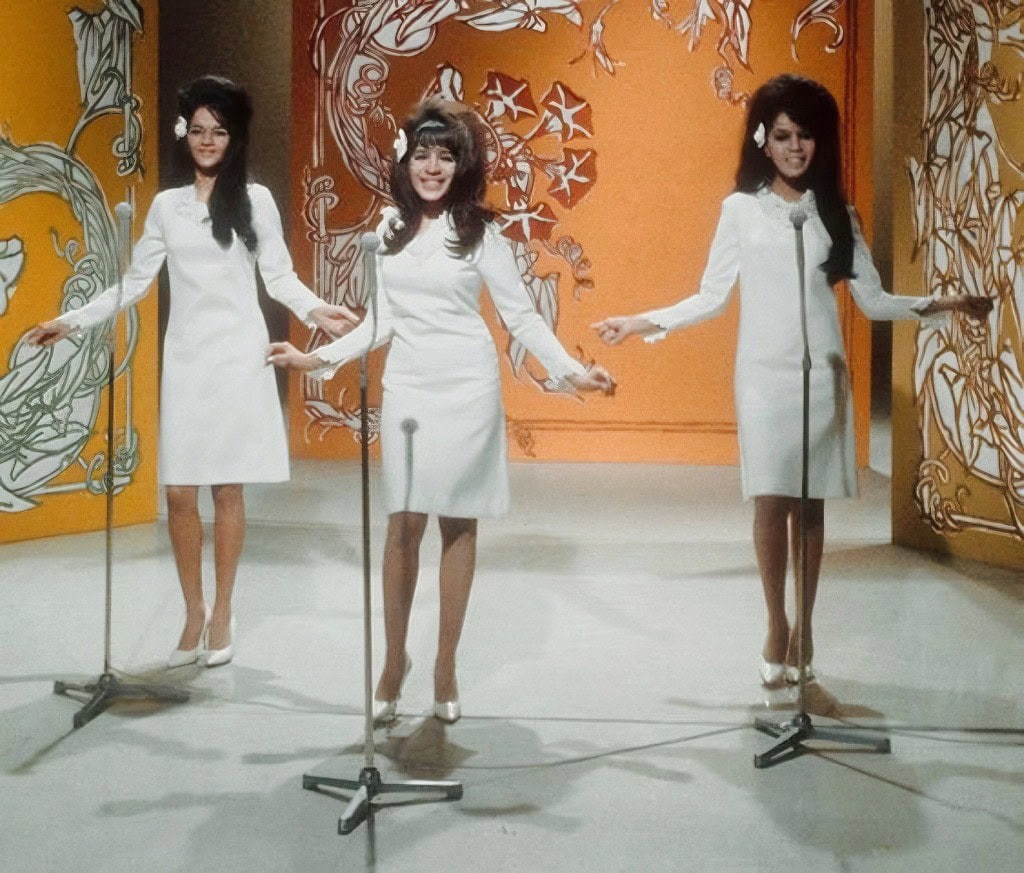 The Ronettes &#8211; Sleigh Ride (1963)